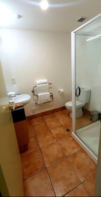 Fabulous Apartment In The Atrium, Mt Maunganui Маунт-Маунгани Экстерьер фото